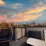 5 Star Stay! Rooftop Hot Tub Walk To Gulch *