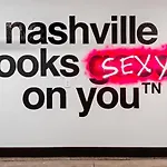 5 Star Stay! Rooftop Hot Tub Walk To Gulch Holiday home Nashville