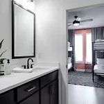 Live Your Dream 10 Min To Broadway Holiday home *