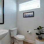 Holiday home Live Your Dream 10 Min To Broadway