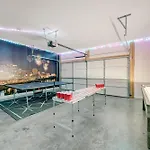 Holiday home Live Your Dream 10 Min To Broadway *