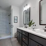 Holiday home Live Your Dream 10 Min To Broadway