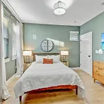 Live Your Dream 10 Min To Broadway Holiday home *