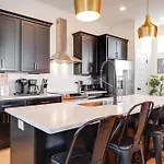 Live Your Dream 10 Min To Broadway Holiday home *