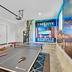 Private Roof Deck - Game - Broadway In 10