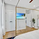 Holiday home Private Roof Deck - Game - Broadway In 10