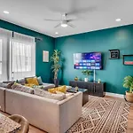 Huge Roof Deck With Games 10 Mins To Broadway Holiday home