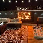 Holiday home Huge Roof Deck With Games 10 Mins To Broadway