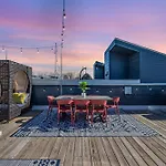 Huge Roof Deck With Games 10 Mins To Broadway