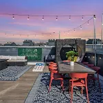 Huge Roof Deck With Games 10 Mins To Broadway