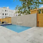 Stylish Multi-level Retreat Rooftop & Pool Table Nashville