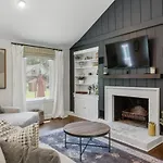 Modern Music Oasis Sauna & Spacious Yard Holiday home *