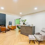 Spacious Deck Contemporary Home In Nashville!