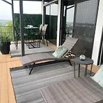 A Spacious With Amazing Views And Elevated Outdoor Spaces Holiday home Nashville