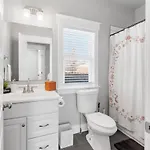 Lucky Bachelor 5 Min To Broadway With Hot Tub * Nashville