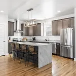 Lucky Bachelor 5 Min To Broadway With Hot Tub Holiday home