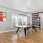 Lucky Bachelor 5 Min To Broadway With Hot Tub Holiday home