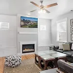 Lucky Bachelor 5 Min To Broadway With Hot Tub Holiday home *