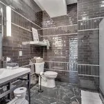 Elvis 4br By Maddox *