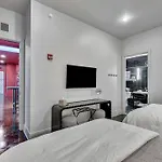 Apartment Elvis 4br By Maddox