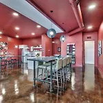 Apartment Elvis 4br By Maddox