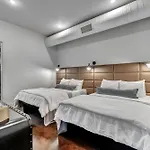 Elvis 4br By Maddox Apartment *