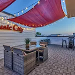 New Rooftop With Views Game Dt Nash Holiday home