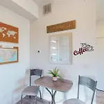 Chic 1Br Condo Near Broadway & Music Row
