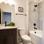 West End Dreams-2 Homes-6 Mins To Broadway Holiday home Nashville