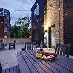 West End Dreams-2 Homes-6 Mins To Broadway