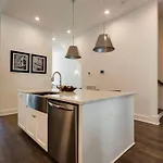 West End Dreams-2 Homes-6 Mins To Broadway Holiday home Nashville