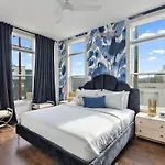 The Southern Lady & Gentleman - Rooftop Patios Holiday home Nashville