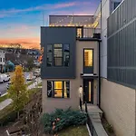 The Southern Lady & Gentleman - Rooftop Patios