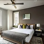 Holiday home West End Oasis'- 2 Side By Side Homes - Patios *