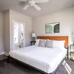 West End Oasis'- 2 Side By Side Homes - Patios Holiday home Nashville