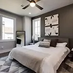Holiday home West End Escape - New Build With Rooftop Views Nashville