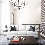 West End Luxe - Outdoor Patio And Rooftop Views Holiday home *