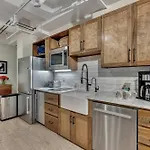 Rustic 6br By Maddox Apartment *