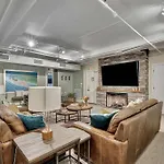 Rustic 6br By Maddox Apartment *