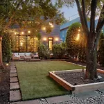 Chic 4Br With Fenced Yard Walk To Dining Parking 5 Mins To Nissan Stadium Less Than 2 Miles To Broadway Workspace Parking 24 Hr Hospitality Great For Families