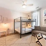 Two Side By Side Homes - Min To Vandy 3min To Bars Holiday home *