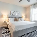 Holiday home Two Side By Side Homes - Min To Vandy 3min To Bars *