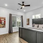 Johnny And June House - Walk To Bars Quick Uber To Downtown Holiday home *