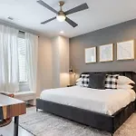 Holiday home New Side By Side Homes - Sleeps 24 Nashville