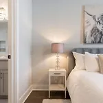 New Side By Side Homes - Sleeps 24 *