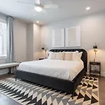 New Side By Side Homes - Sleeps 24 Nashville