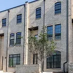 King Bed - Parking - 3 Miles To Lower Broadway