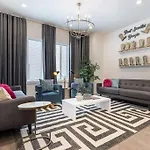 Holiday home King Bed - Parking - 3 Miles To Lower Broadway