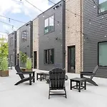 King Bed - Parking - 3 Miles To Lower Broadway
