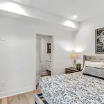 Holiday home Scovel Row Retreat-rooftop Views Near Broadway Nashville